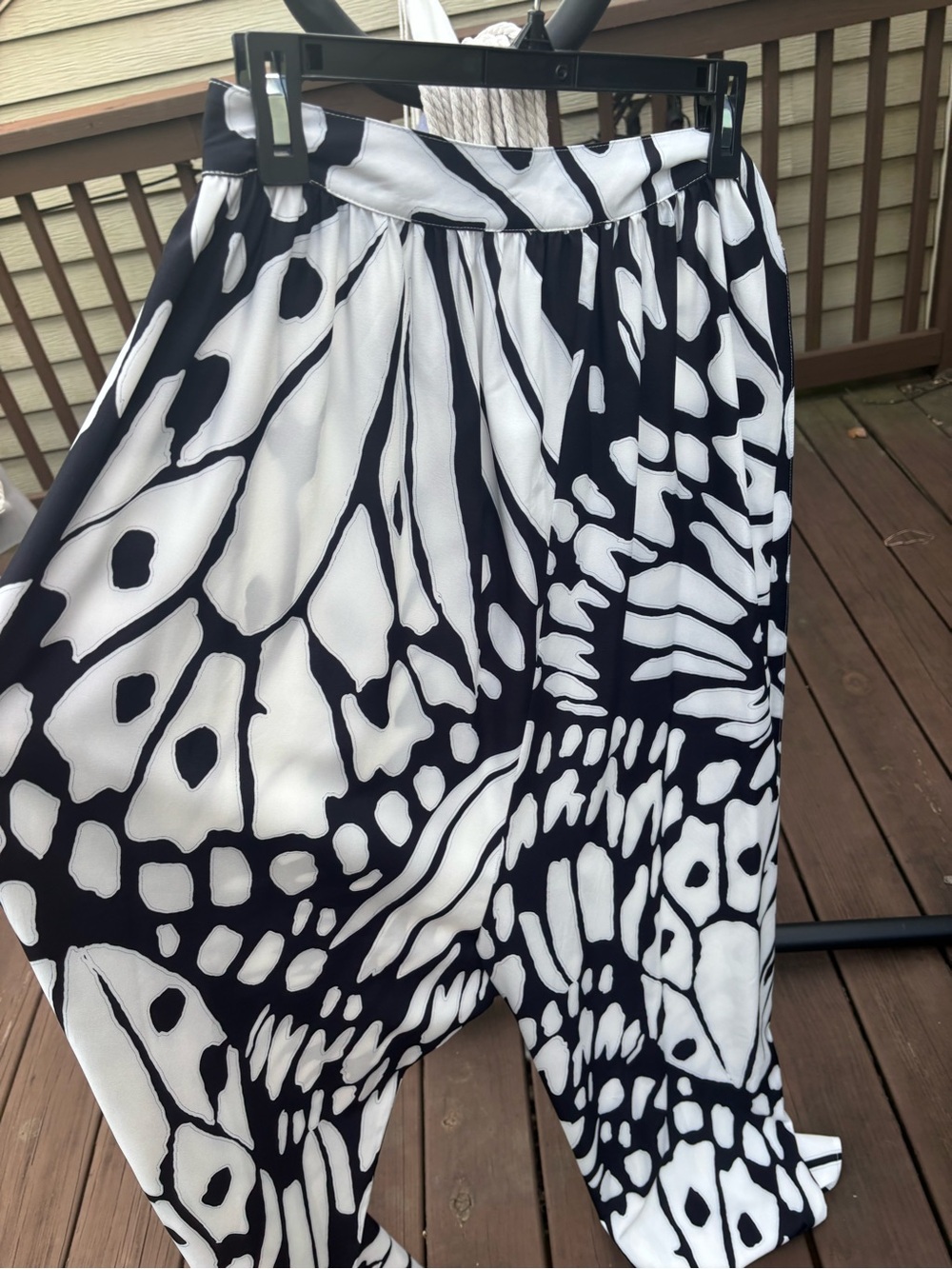 Black & White Graphic Print Skirt